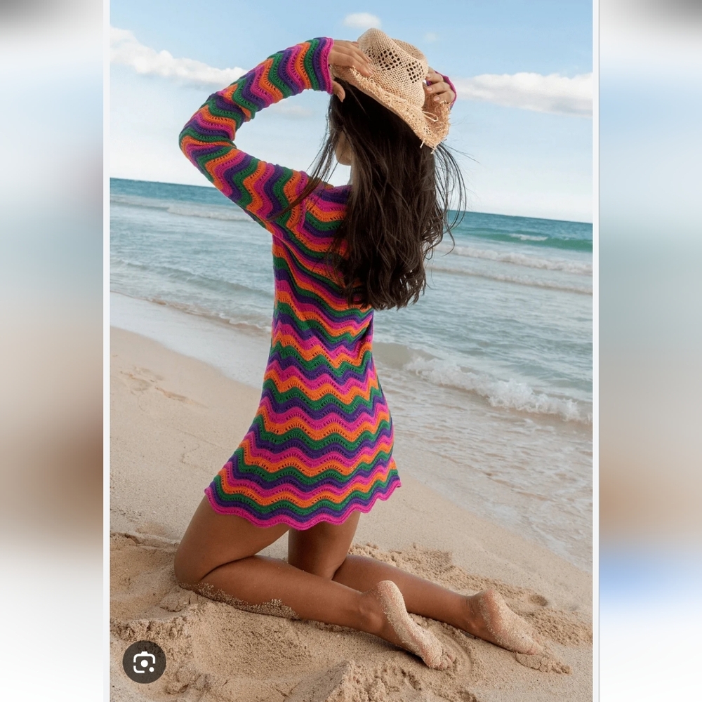 Beach Riot Coverup - Picture 2 of 7